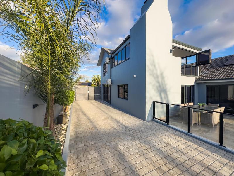 4 Bedroom Property for Sale in Vredekloof Western Cape